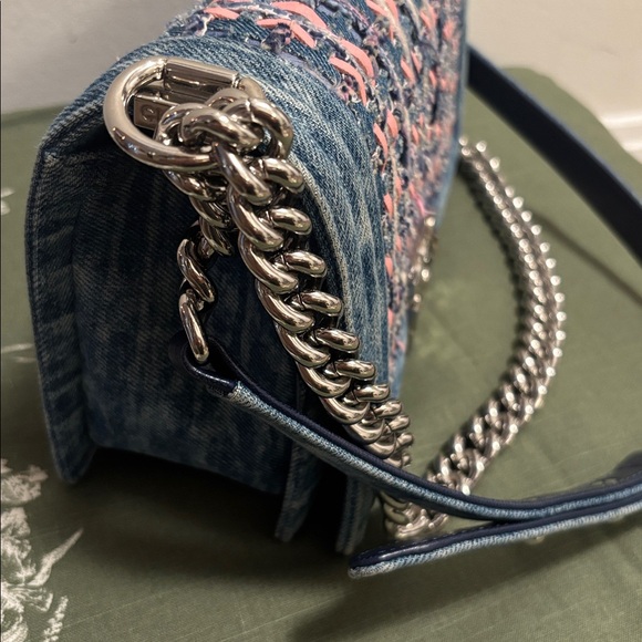 CHANEL Blue and Pink Rare Denim Tweed Crossbody Bag - Picture 2 of 9